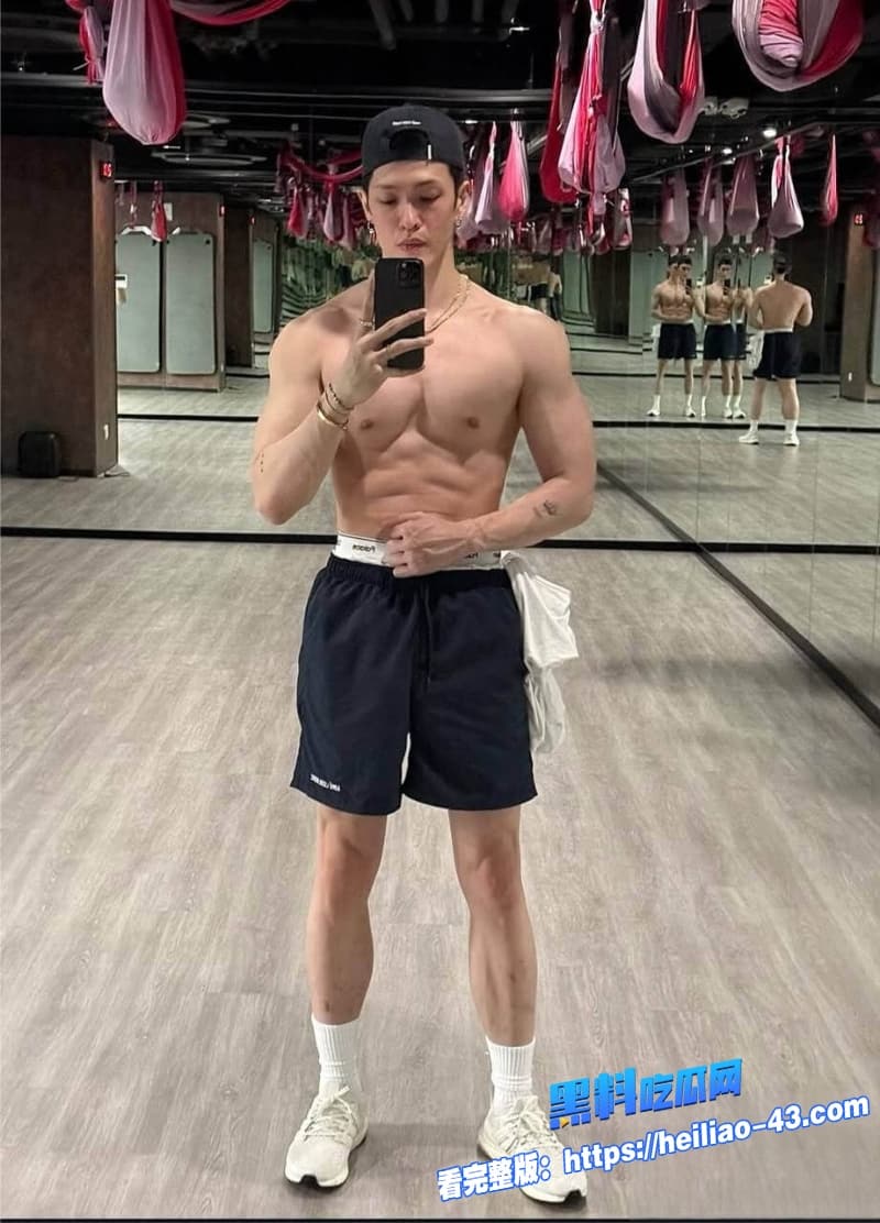 顶流歌手邓紫棋后院起火被带绿帽渣男魏俊杰多次出轨小三林芊莹15