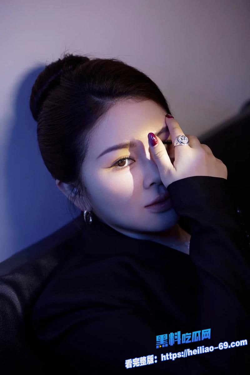 海角乱伦骚妈主动勾引亲儿子床上乱伦丰乳肥臀被大鸡巴操到腿软1 海角乱伦骚妈主动勾引亲儿子床上乱伦丰乳肥臀被大鸡巴操到腿软1