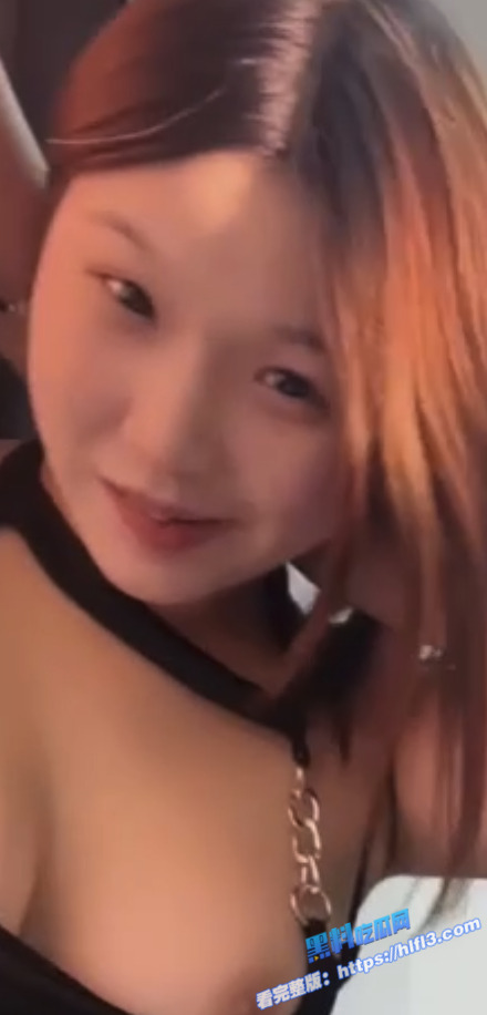 快手巨乳网红精神小妹 直播大秀 在直播间热舞抖奶 元气满满！2