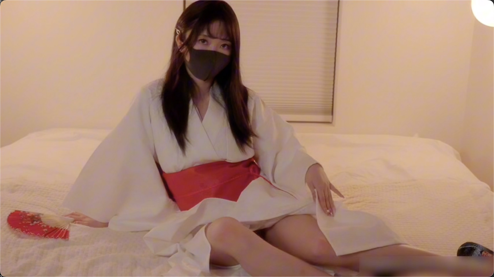 玩偶姐姐hongkongdoll 国产白虎粉嫩蜜穴，和服大屌自慰看着特别过瘾2