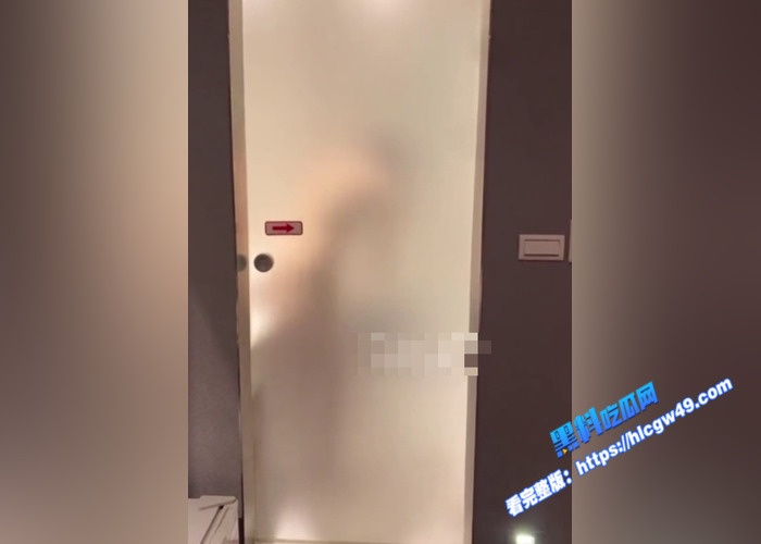 台湾嫩妹淋浴后到桑拿3P 火辣骑乘前后夹击 呻吟声最起码3个加号16