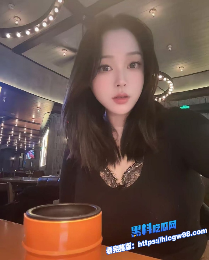 绿帽爱好者中年老公带巨乳颜值老婆约单男 图2 绿帽爱好者中年老公带巨乳颜值老婆约单男 图2