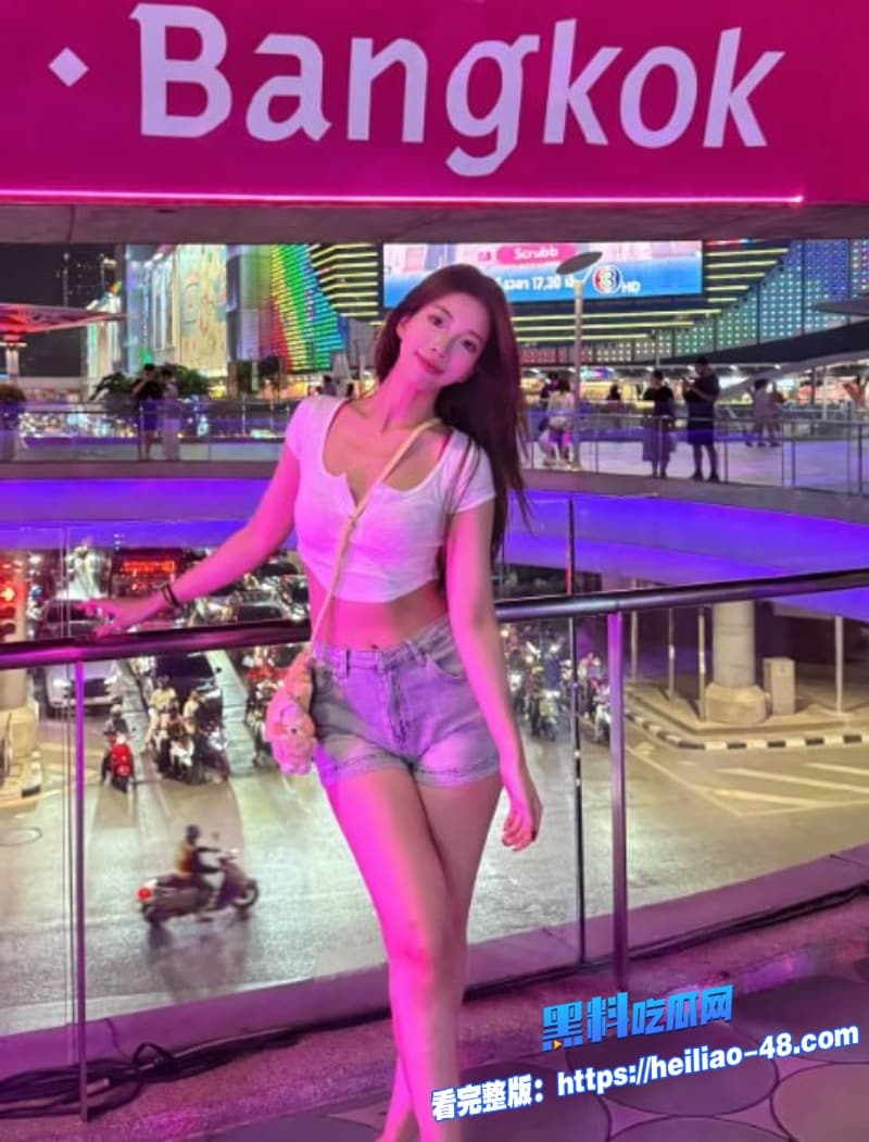 高颜值极品小泰妹不雅视频流出身穿白丝全程露脸白虎嫩穴被疯狂后入奶子一晃一晃的是真的诱人7 高颜值极品小泰妹不雅视频流出身穿白丝全程露脸白虎嫩穴被疯狂后入奶子一晃一晃的是真的诱人7