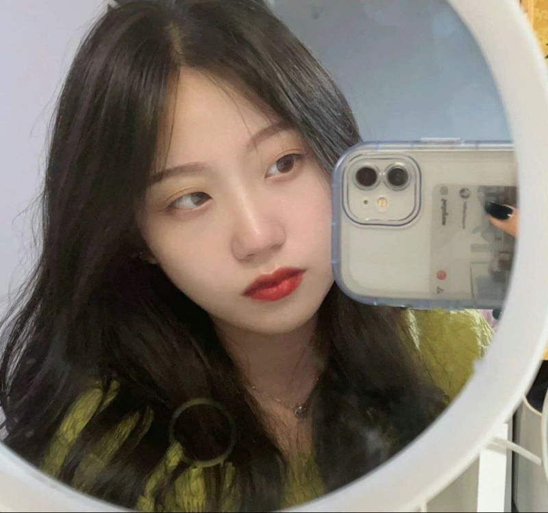 妆后颜值还不错的大学生妹子2