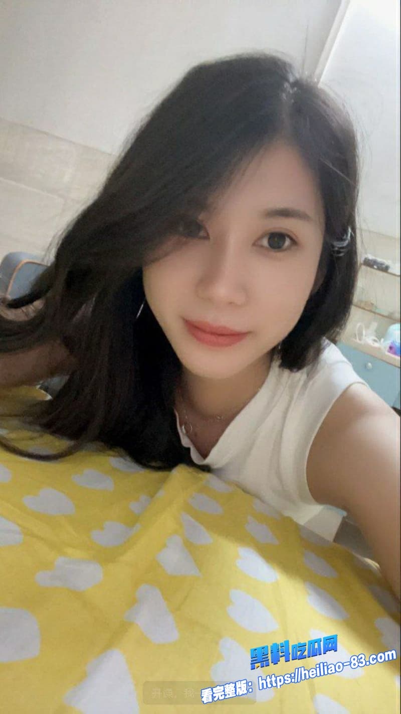清纯学生妹自拍反差太大金主爸爸按摩棒玩弄小穴后女上位猛骑2