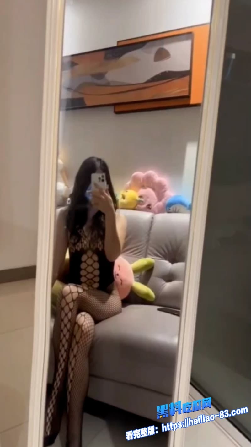 清纯学生妹自拍反差太大金主爸爸按摩棒玩弄小穴后女上位猛骑9