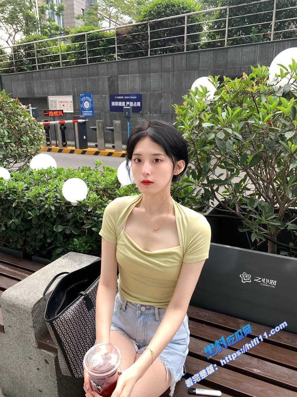 湖南舞蹈生小姐姐 高颜值露脸吃鸡毒龙 被金主玩弄调教视频曝光！3