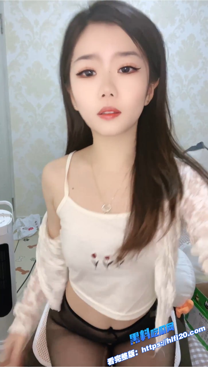 抖音网红美女 卟药酱紫 青春无敌极品纤细身材 反差感强 应粉丝要求脱光秀身材!图2 抖音网红美女 卟药酱紫 青春无敌极品纤细身材 反差感强 应粉丝要求脱光秀身材!图2