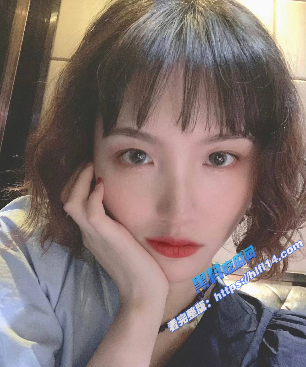 极品大学生美女 把富二代喊道家里操逼 被大鸡巴对着粉嫩小穴一顿猛插！3