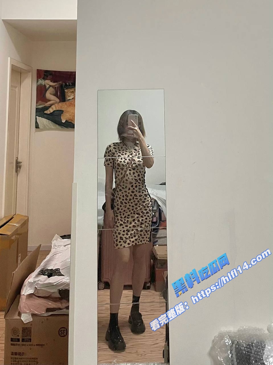 极品大学生美女 把富二代喊道家里操逼 被大鸡巴对着粉嫩小穴一顿猛插！4
