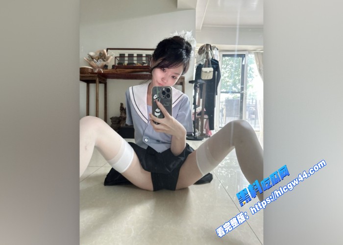 推特高颜值妹子彤彤乖被男友调教的如母狗按任务户外漏出脸穴同框人前跳蛋自慰高潮 图4WH700x500px