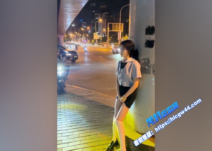 推特高颜值妹子彤彤乖被男友调教的如母狗按任务户外漏出脸穴同框人前跳蛋自慰高潮 图5WH700x500px