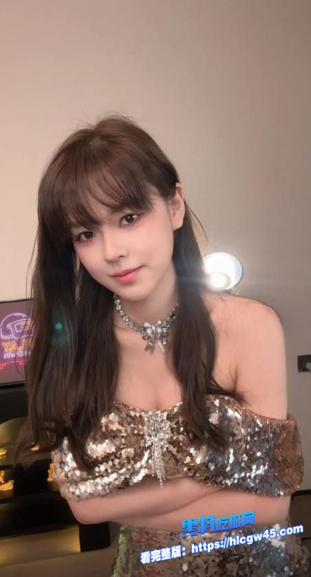 呆妹儿小霸王好姐妹!抖音千万粉丝 沫子 全裸私拍写真火爆全网 逼毛清晰可见 打破大家对白虎的期待 图2 呆妹儿小霸王好姐妹!抖音千万粉丝 沫子 全裸私拍写真火爆全网 逼毛清晰可见 打破大家对白虎的期待 图2