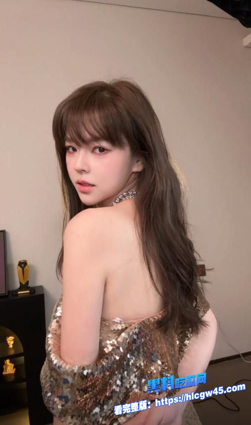 呆妹儿小霸王好姐妹!抖音千万粉丝 沫子 全裸私拍写真火爆全网 逼毛清晰可见 打破大家对白虎的期待 图4 呆妹儿小霸王好姐妹!抖音千万粉丝 沫子 全裸私拍写真火爆全网 逼毛清晰可见 打破大家对白虎的期待 图4