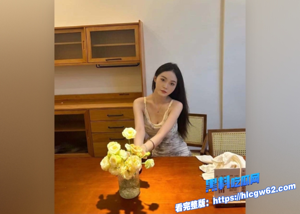 上海高颜值幼师刘雨菲人前女神人后贱母狗勾引学生家长约炮做爱惨遭视频泄漏被调教成专属性奴 1