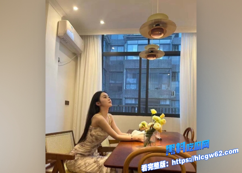 上海高颜值幼师刘雨菲人前女神人后贱母狗勾引学生家长约炮做爱惨遭视频泄漏被调教成专属性奴 3