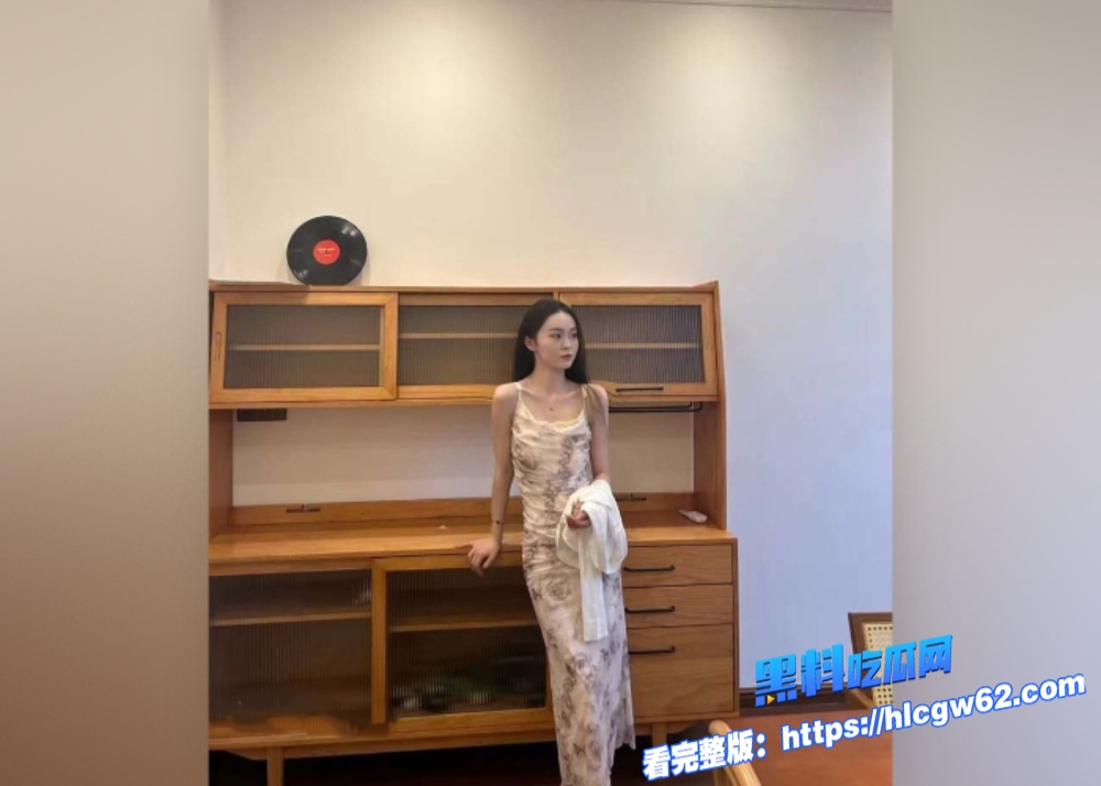 上海高颜值幼师刘雨菲人前女神人后贱母狗勾引学生家长约炮做爱惨遭视频泄漏被调教成专属性奴 5