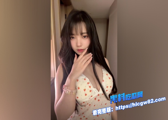 抖音清纯脸擦边女软情好似豆花生儿大尺度漏点福利视频流出巨乳乱震性感露脸裸舞反差拉满绝对看硬 图2 抖音清纯脸擦边女软情好似豆花生儿大尺度漏点福利视频流出巨乳乱震性感露脸裸舞反差拉满绝对看硬 图2