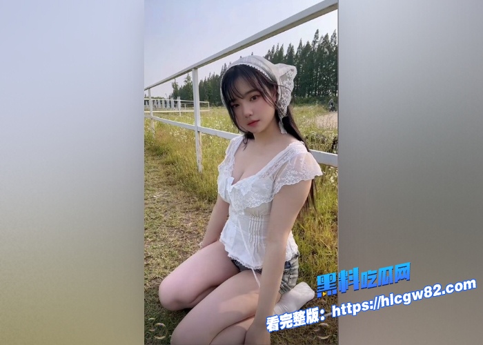抖音清纯脸擦边女软情好似豆花生儿大尺度漏点福利视频流出巨乳乱震性感露脸裸舞反差拉满绝对看硬 图4 抖音清纯脸擦边女软情好似豆花生儿大尺度漏点福利视频流出巨乳乱震性感露脸裸舞反差拉满绝对看硬 图4