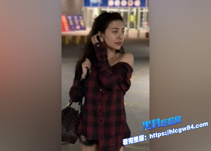 湖南真实母子乱伦高颜值母子三亚偷情视频各种姿势狂操不停这哪是母子分明就是情侣7