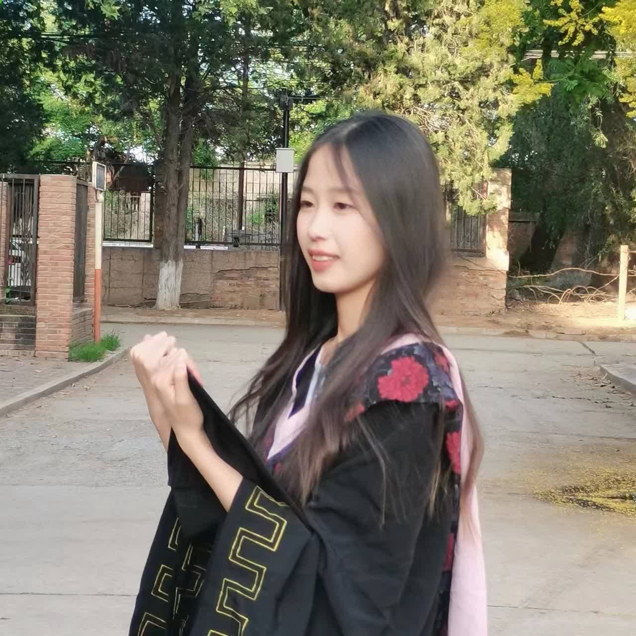 高校学霸眼镜美女性爱视频泄密!斯文外表穿情趣内衣被操得极度淫骚! 高校学霸眼镜美女性爱视频泄密!斯文外表穿情趣内衣被操得极度淫骚!