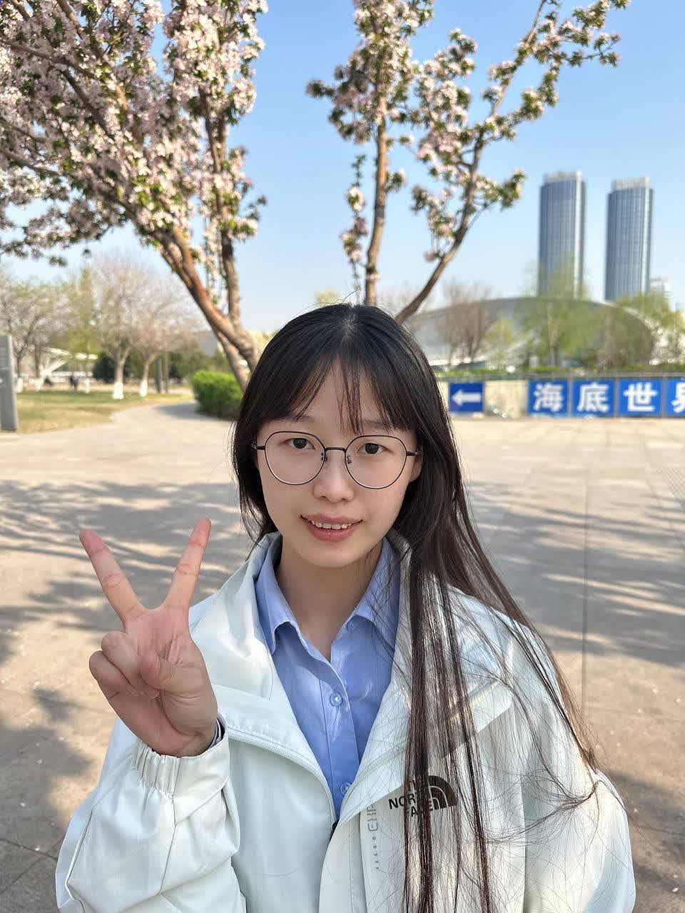 高校学霸眼镜美女性爱视频泄密!斯文外表穿情趣内衣被操得极度淫骚! 高校学霸眼镜美女性爱视频泄密!斯文外表穿情趣内衣被操得极度淫骚!