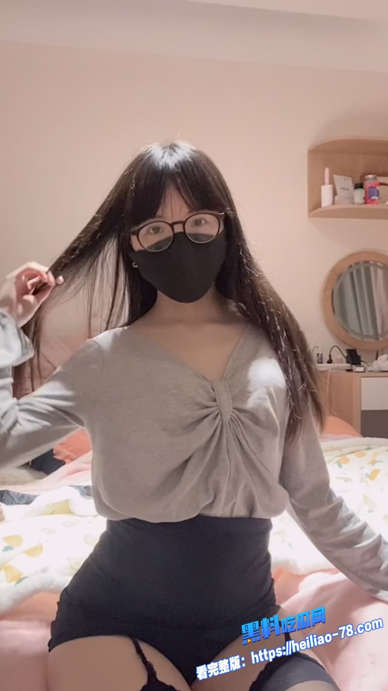 抖音极品福利姬卯哥自慰合集流出身穿性感黑丝对着镜头骚穴被狂扣到直接喷水高潮4 抖音极品福利姬卯哥自慰合集流出身穿性感黑丝对着镜头骚穴被狂扣到直接喷水高潮4
