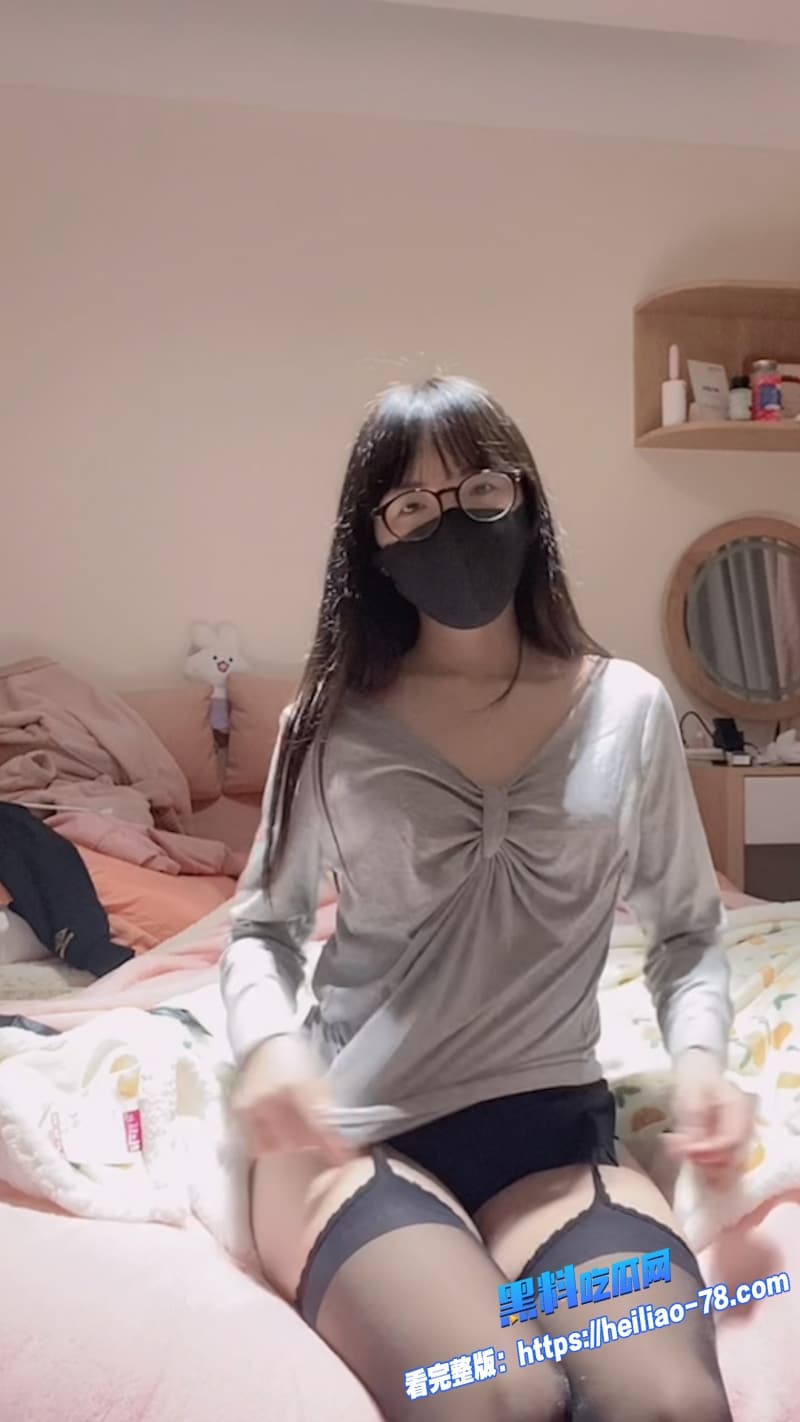 抖音极品福利姬卯哥自慰合集流出身穿性感黑丝对着镜头骚穴被狂扣到直接喷水高潮6 抖音极品福利姬卯哥自慰合集流出身穿性感黑丝对着镜头骚穴被狂扣到直接喷水高潮6