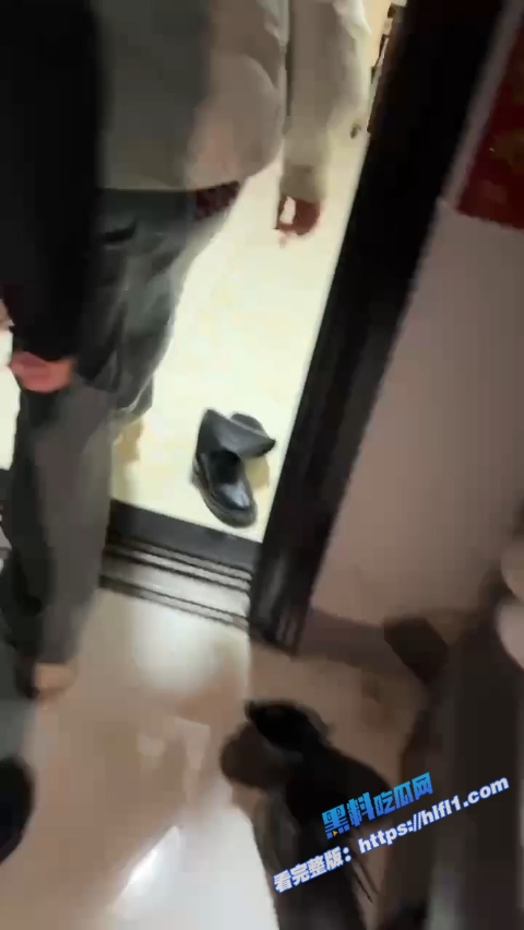 真实乱伦！捉奸捉到自己的老公和自己的亲妈 女婿把风韵犹存的丈母娘操了1