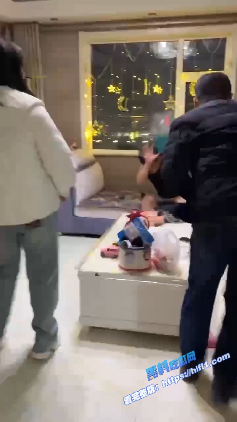 真实乱伦！捉奸捉到自己的老公和自己的亲妈 女婿把风韵犹存的丈母娘操了2