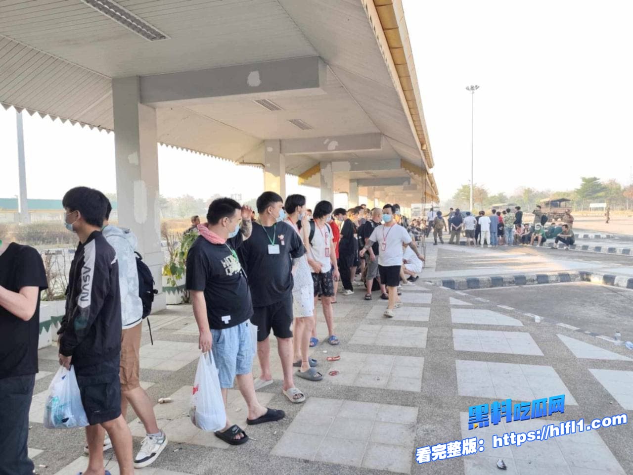 缅甸新闻：昨天450名中国公民从妙瓦底遣返泰国的特写照片 图3