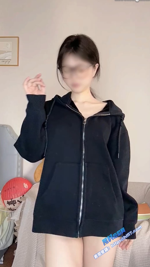 推特舞蹈福利姬 以安  舞蹈生就是不一样 跳舞就是好看顶跨裸舞！5