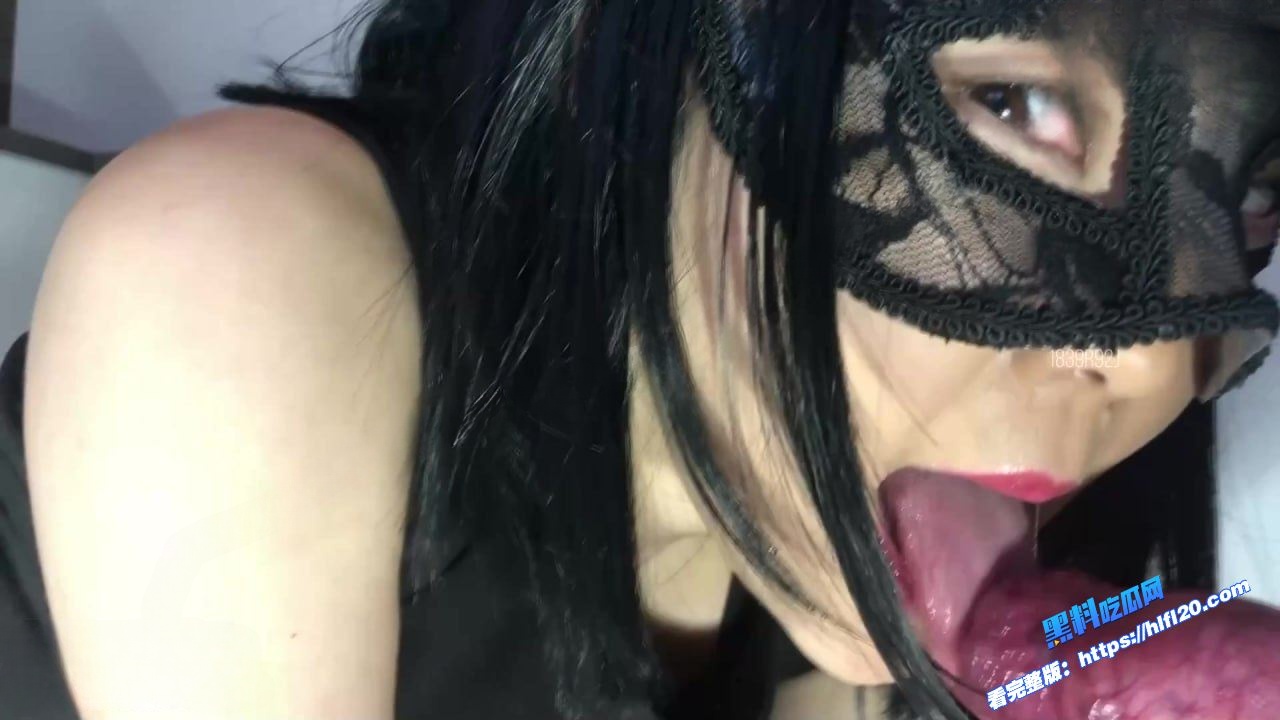 少妇给狗狗口交 少妇给狗狗口交