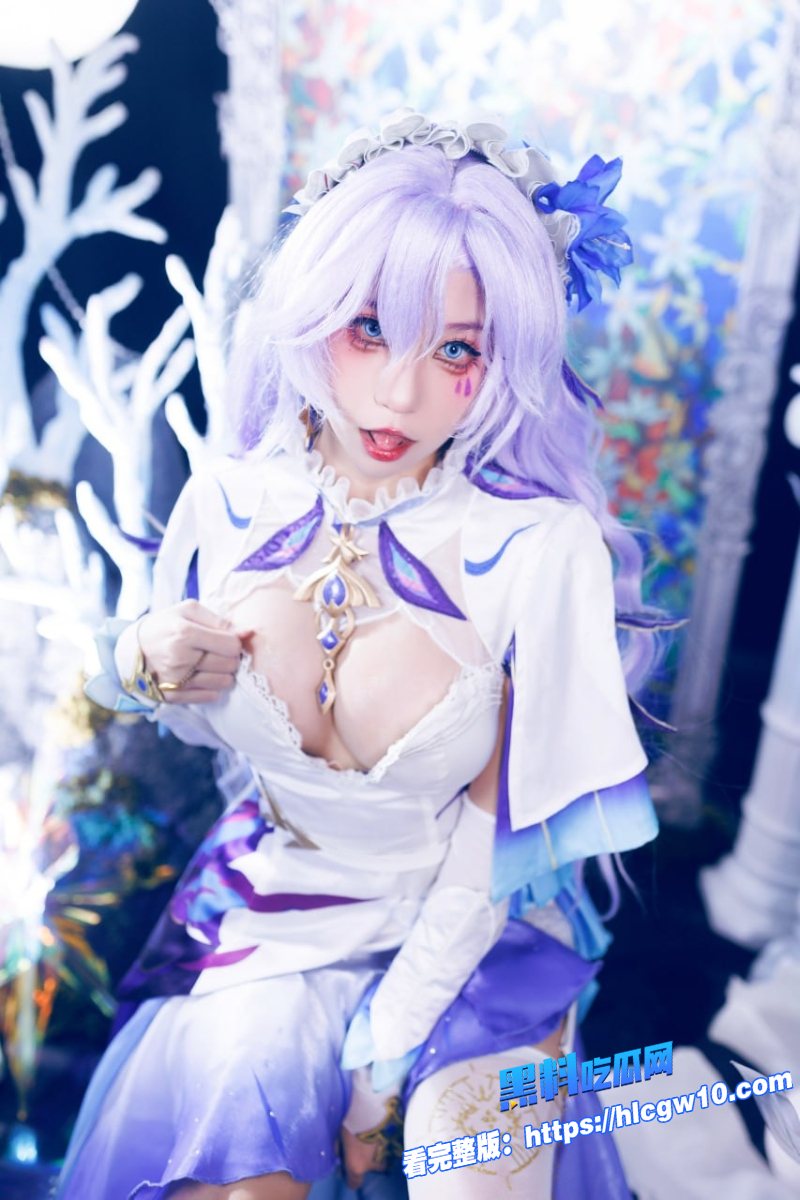 二次元女神Mizu私拍福利Cos饥渴淫娃芙宁娜展示身材这太诱惑了4
