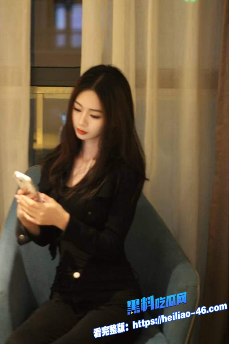 高颜值母狗上海西西淫骚女主播完整版视频身穿黑丝全程露脸无套后入疯狂爆操巨乳晃的人眼花缭乱 2
