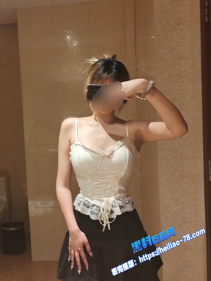 肌肉猛男狠操敏感白虎萝莉合集 各种情趣内衣丝袜换不停 连续无套打桩高潮狂抖图12