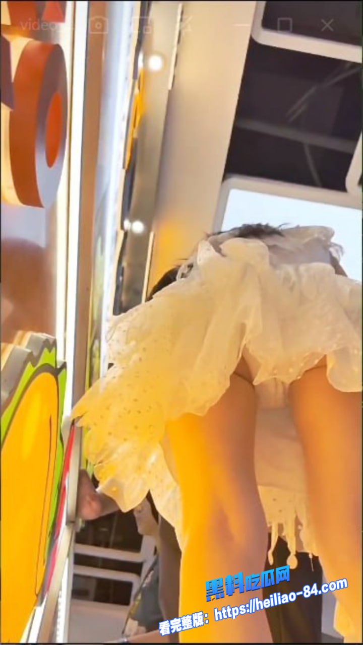 街拍偷拍长裙4 街拍偷拍长裙4