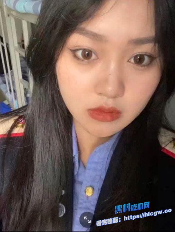 瓜友投稿 玩吃鸡认识的小骚货 竟然是铁路客乘大学生 看样子是赚到了 图1