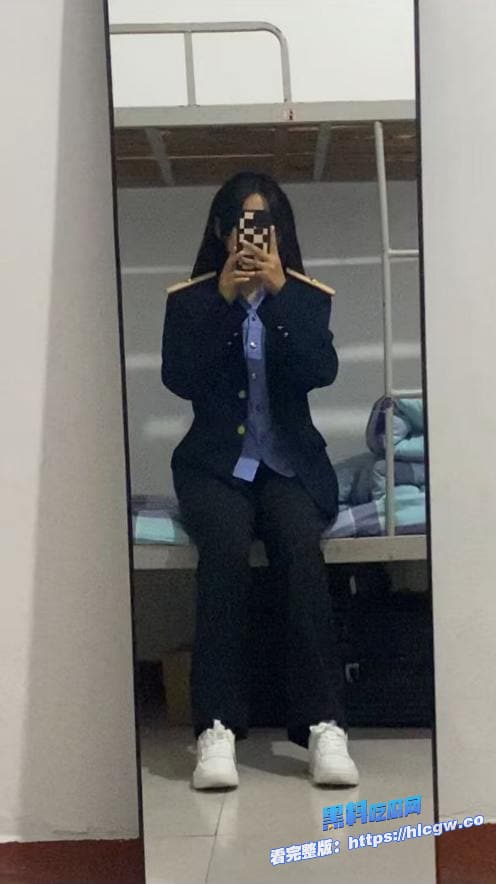 瓜友投稿 玩吃鸡认识的小骚货 竟然是铁路客乘大学生 看样子是赚到了 图3