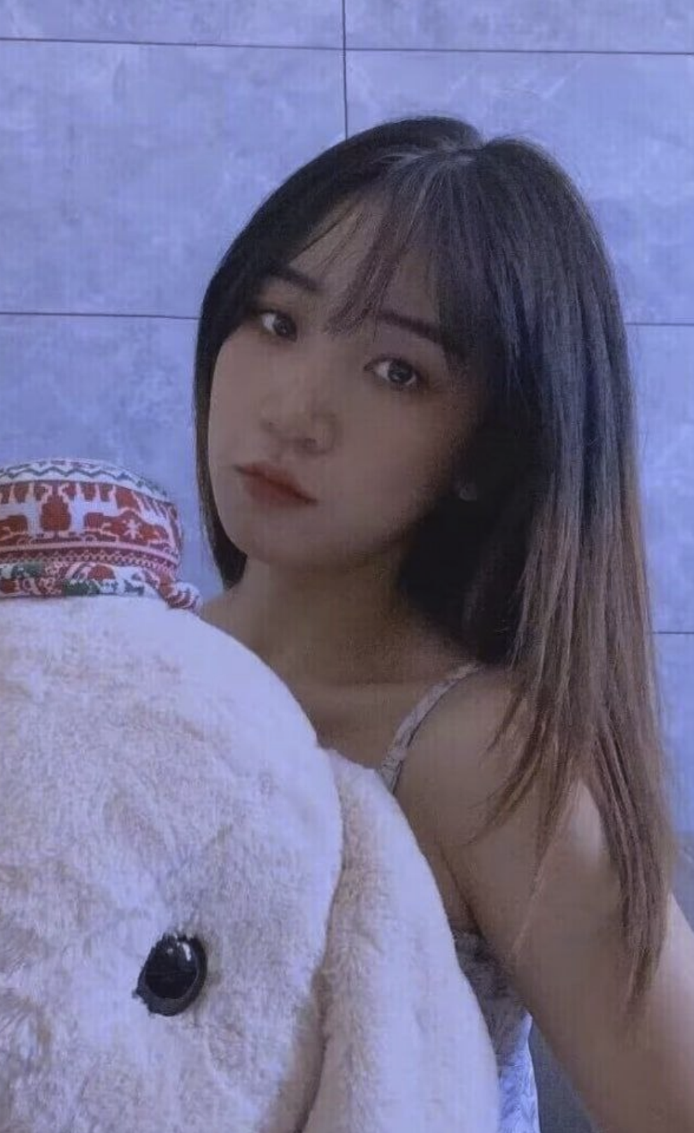 高颜值大胸反差婊 被男友调教 配合深喉口交 被后入狠操 骑乘蠕动发出娇喘！3