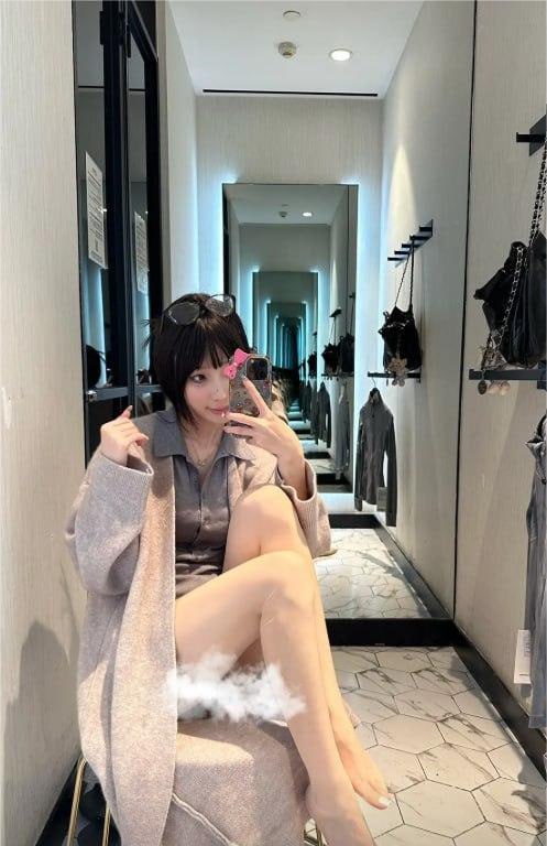 抖音20万粉丝 小水不哭 曝光后彻底放飞 开档内裤宿舍自慰 抓奶撅臀秀嫩穴！ 图5