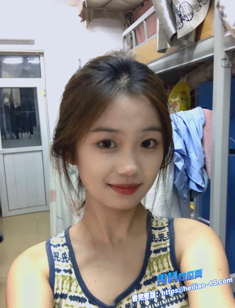 重庆某学院学生妹陈婷校内初恋白月光校外是金主包养的胯下母狗 4