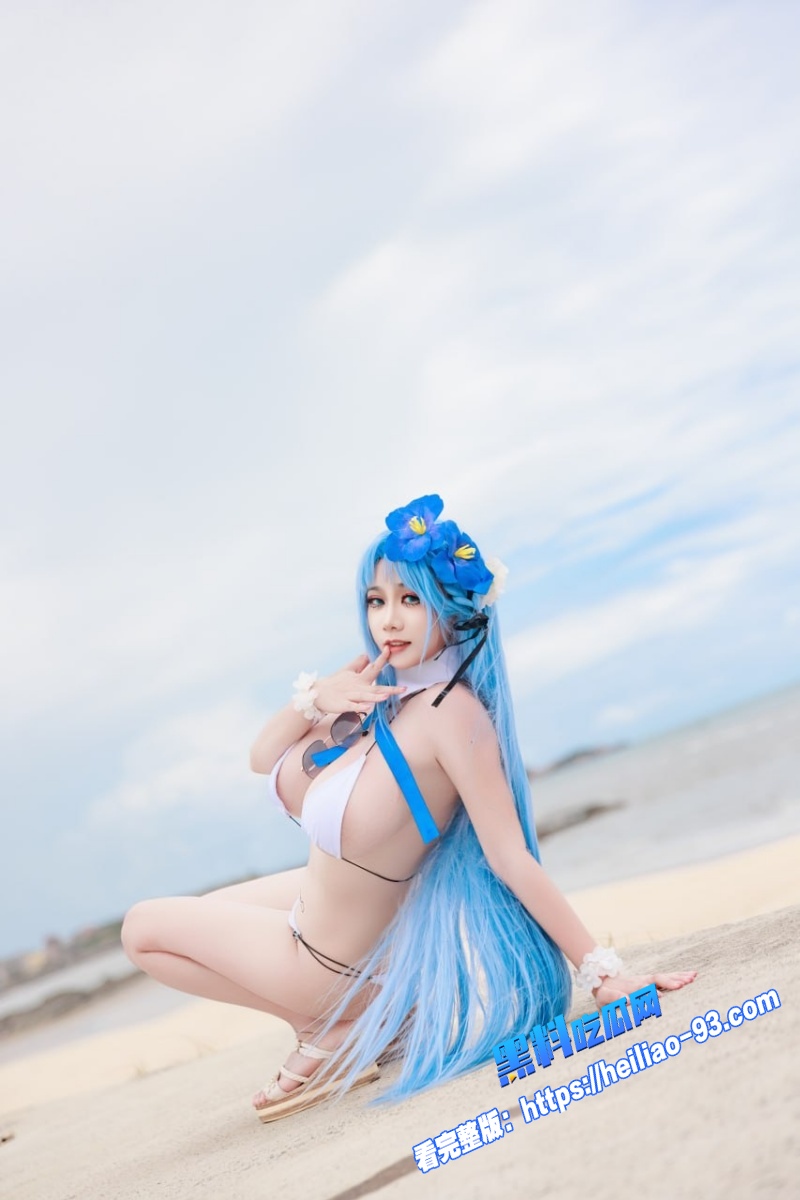 超人气巨乳萝莉福利姬阿雪雪盛夏阿尔萨斯沙滩写真珍藏完整版流出37