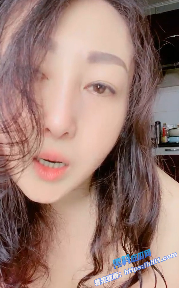 真实母子乱伦！我和熟女老妈的故事 东北老娘们淫语那是相当的骚气！1