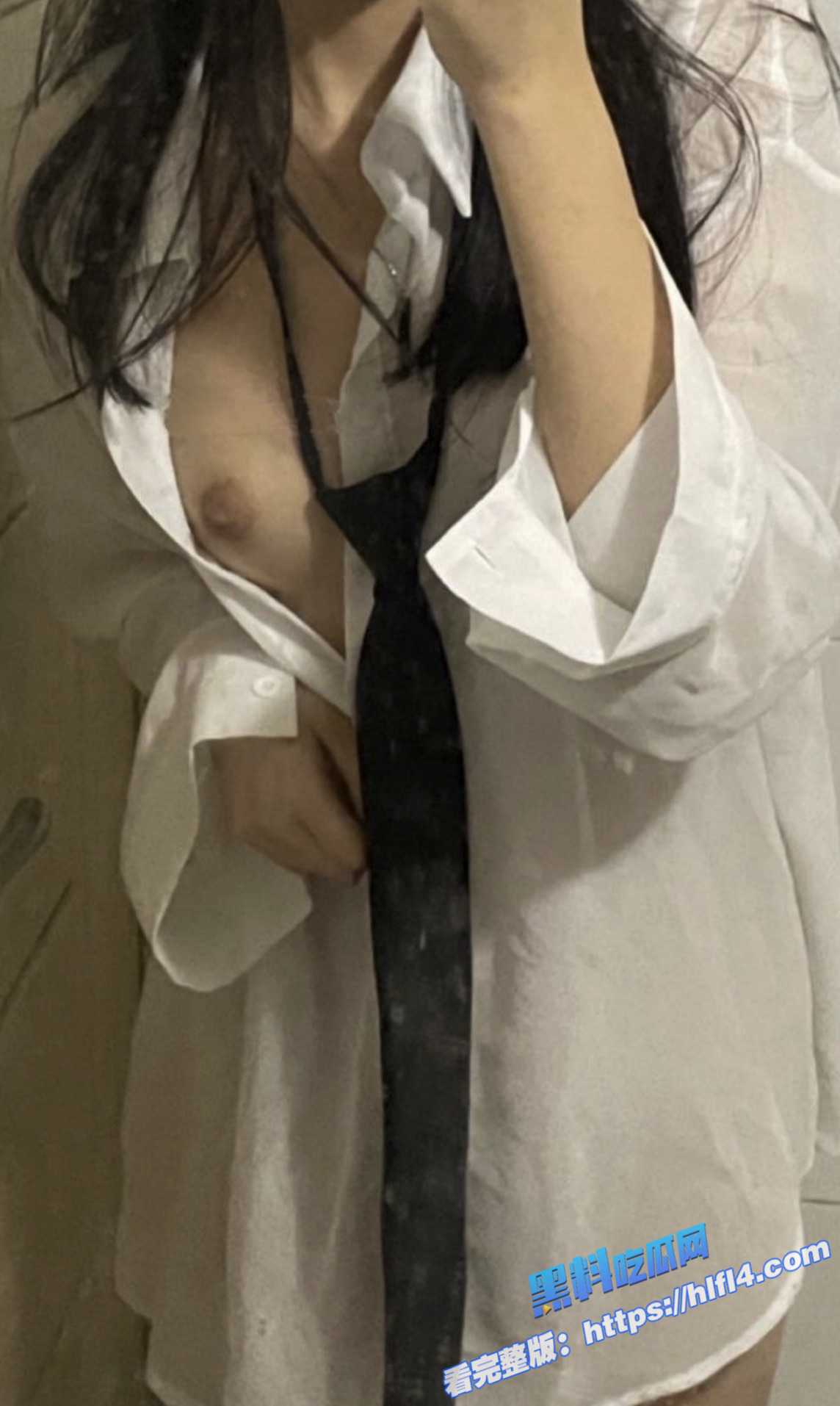 香港职业技术学院的母狗 性瘾患者一身骚味 已开三洞 被几十个同学操过!3 香港职业技术学院的母狗 性瘾患者一身骚味 已开三洞 被几十个同学操过!3