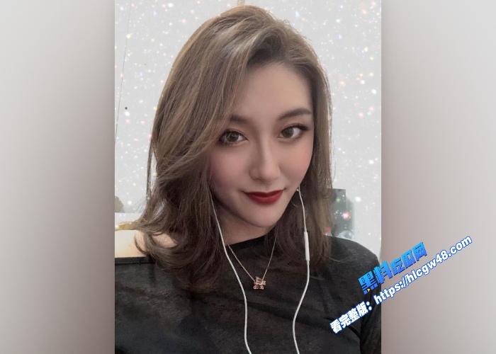 浙江超高颜值美女车模赵琴制服诱惑金主露脸口交爆操妥妥的骚母狗一条 图1WH700x500px