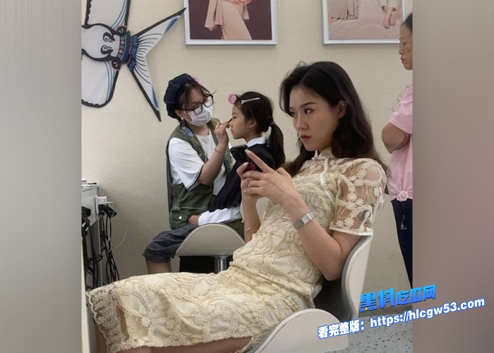年少不知道少妇好错把少女当成宝重庆风骚美少妇李思钰婚内出轨被炮友各种爆操最喜欢口爆吞精 图3WH700x500px