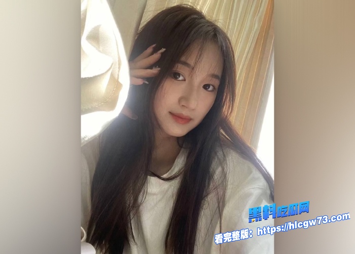 厦门高中清纯校花张可涵私下与大腹便便金主做爱富二代男友发现网盘视频自己给绿后果断曝光这反差婊 图3