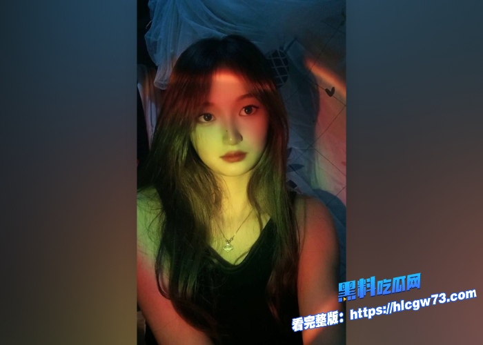 厦门高中清纯校花张可涵私下与大腹便便金主做爱富二代男友发现网盘视频自己给绿后果断曝光这反差婊 图4