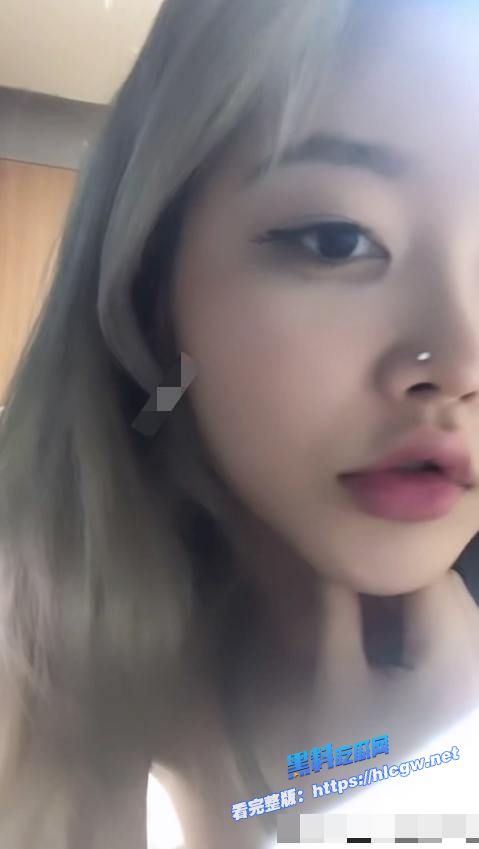 OnlyFans反差女shaixbi OnlyFans反差女shaixbi